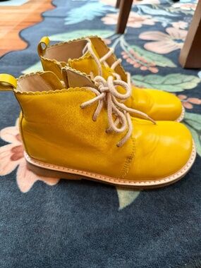 La Petite Étoile Yellow Leather Lace-Up Zip Boots Size Y1